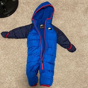 Nike snow suit 12m
